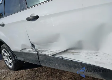 2019 Ford Escape S z USA, uszkodzony, nr VIN 1FMCU0F7XKUB36441